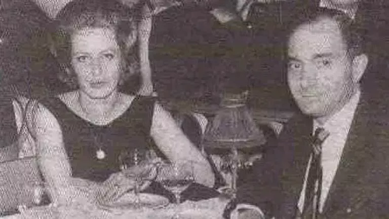 جاك بيتون أو رفعت الجمال وزوجته فالتراود بيتون عقب زواجهما