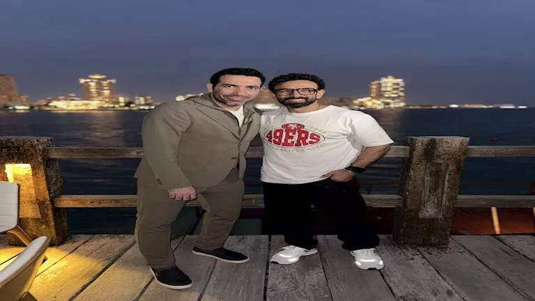 بينهم أبو تريكة.. إبراهيم فايق يلتقي بنجوم الأهلي والزمالك السابقين