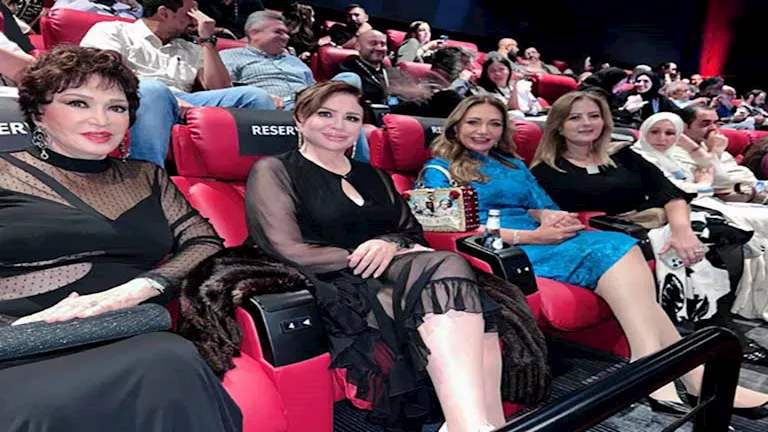 إلهام شاهين تحتفل بصُناع فيلم “قصص” وتوجه لهم رسالة دعم