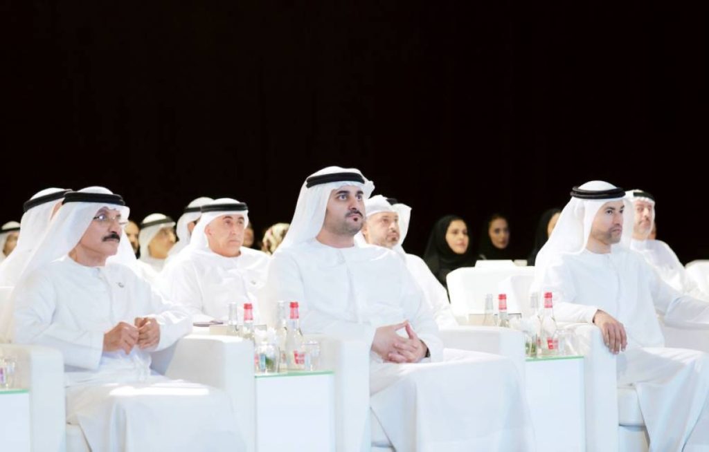 مكتوم بن محمد.. سياسات مالية تواكب أفضل الممارسات العالمية