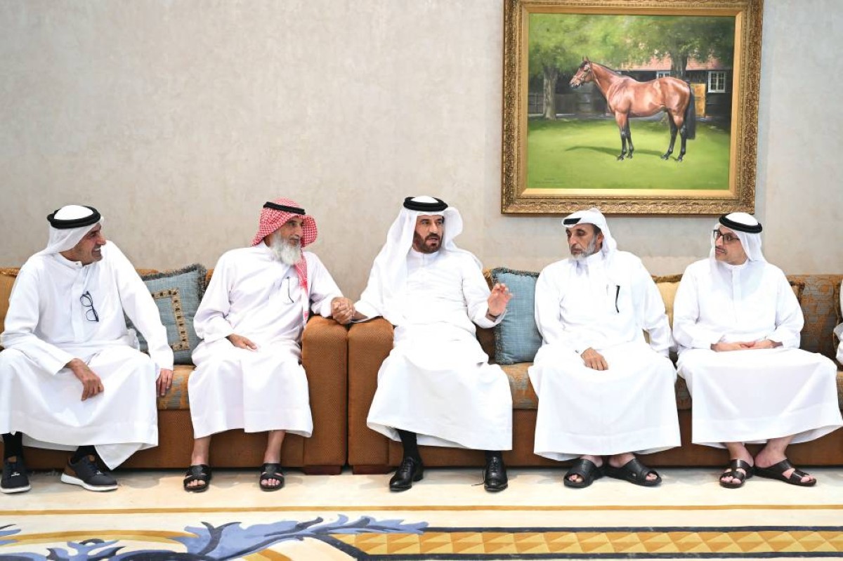 أحمد وجمعة بن عبيد آل مكتوم ومكتوم وسعيد بن محمد بن حشر ومحمد بن سليم خلال العزاء