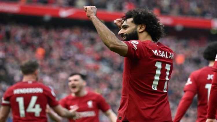 التاريخ يُكتب بأقدام الفرعون.. إنجاز غير مسبوق ينتظر محمد صلاح في إنجلترا