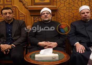 عبدالحكيم جمال عبدالناصر يؤدي واجب العزاء في شقيق أبوالعينين