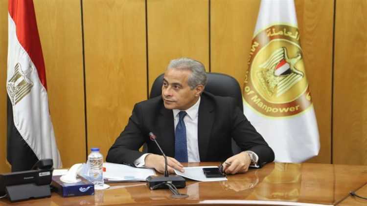 وزير العمل: تقديم حوافز للمتفوقين من المتدربين لإقامة مشروعات صغيرة