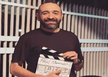 عمرو سلامة يحتفل بانتهاء تصوير فيلمه الجديد “شماريخ”