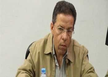 أمين الأطباء السابق يطالب بمنع عمل الطبيب أكثر من 12 ساعة يومياً