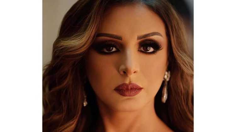 أنغام تنشر صورة لنتنياهو: “مجرم حرب”