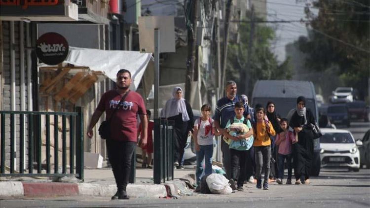 نيويورك تايمز: إسرائيل سعت لنقل آلاف الفلسطينيين من غزة إلى مصر بشكل مؤقت