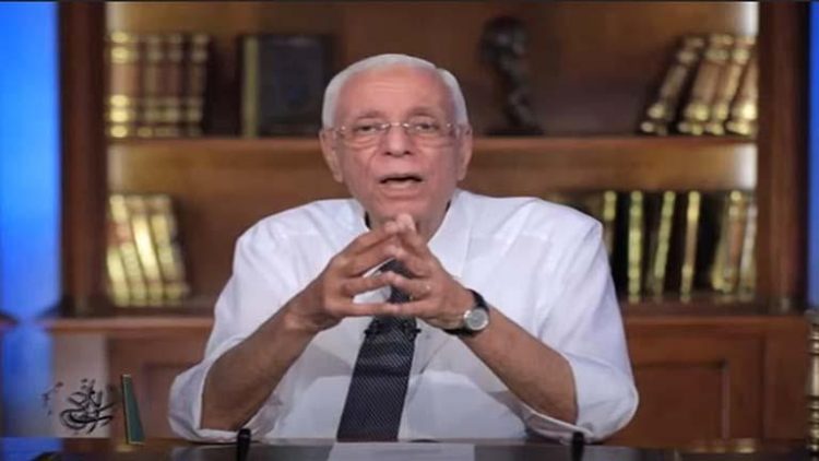 حسام موافي يحذر من ظهور هذه الأعراض.. توجه لطبيب المخ فوراً