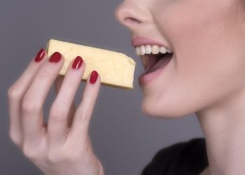 هل تناول الجبن يوميًا يسبب ارتفاع الكوليسترول والسكر معًا ؟.. لن تتوقع الإجابة