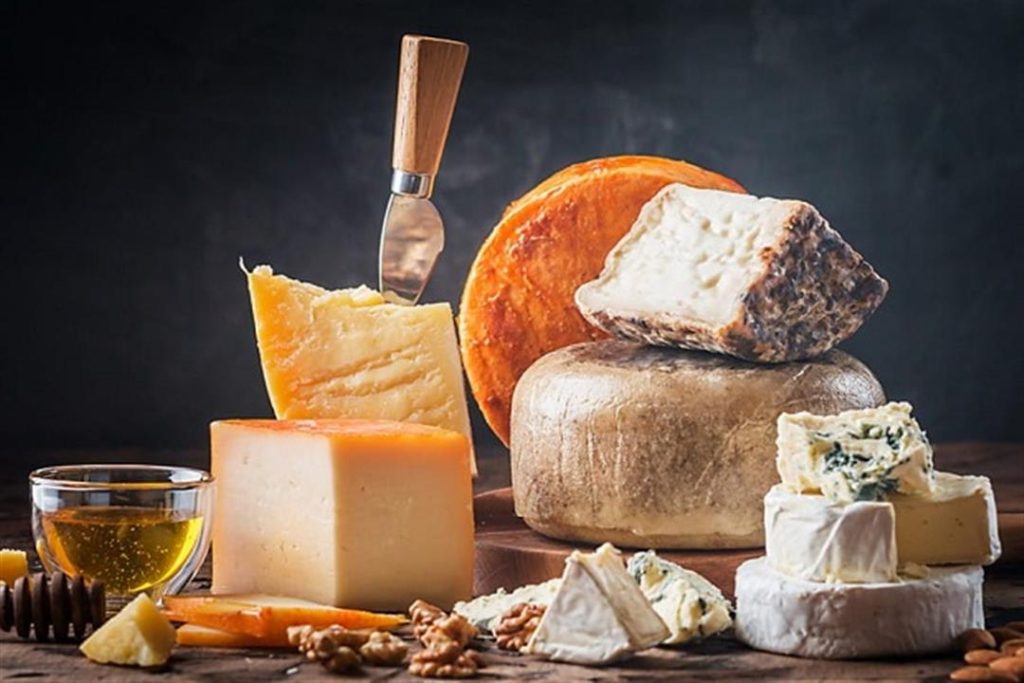 نوع جبن يخفض الكوليسترول ويحمي من أمراض القلب