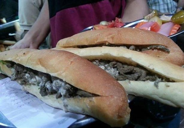 ماذا يحدث لجسمك عند الأكل من عربية كبدة وسجق فى الشارع؟.. لن تصدق