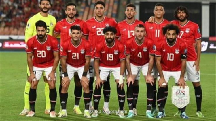 “بالأحمر”.. منتخب مصر يرتدي الزي التقليدي في مواجهة غانا بكأس الأمم