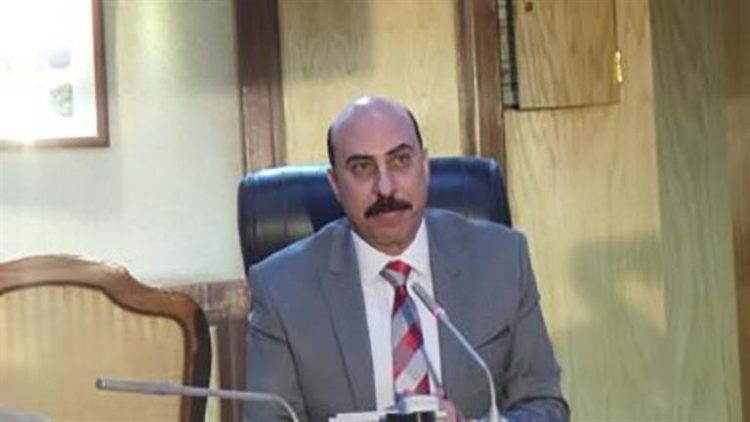 بالصور.. محافظ أسوان يستجيب لحالة طفلة أصيب في سقوط عمود إنارة