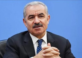 رئيس الوزراء الفلسطيني يتقدم باستقالة حكومته