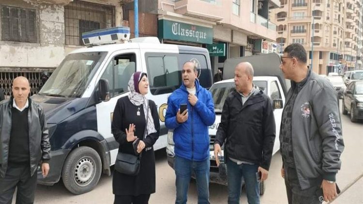 بالصور- انهيار أجزاء من عقار على كورنيش الإسكندرية