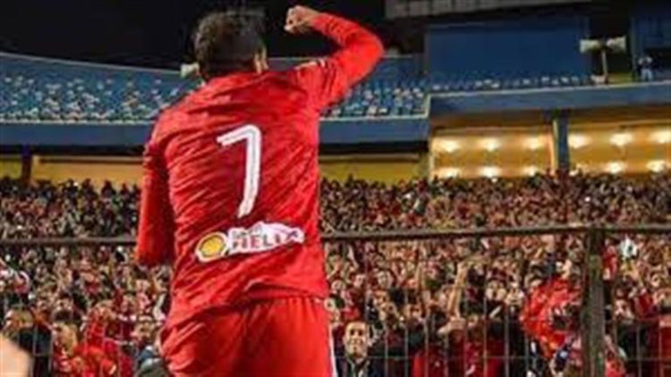 ” كهربا يا أصيل”.. جماهير الأهلي تهتف واللاعب يرد