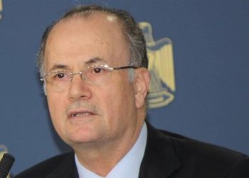 رئيس الوزراء الفلسطيني يتقدم ببرنامج عمل الحكومة
