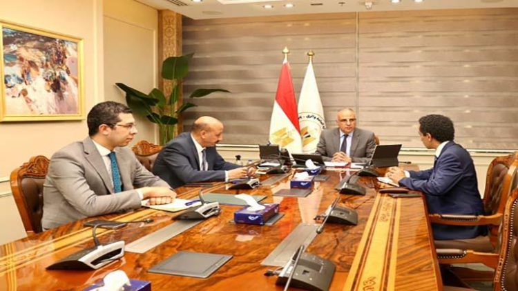 وزير الري يلتقي المدير التنفيذي للشبكة الإسلامية لتنمية وإدارة مصادر المياه التابعة لمنظمة التعاون الإسلامي