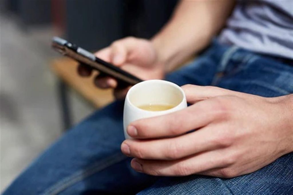 أستاذ تغذية يوضح أهمية شرب “الشاي الأخضر” للطلاب أثناء المذاكرة والامتحانات