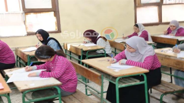 أسئلة حيرت طلاب الإعدادية في امتحان اللغة العربية.. تعرف على إجابتها