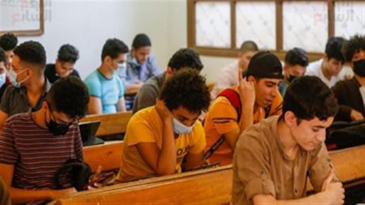 قبل الامتحانات.. ما مصادر التعلم والمراجعة لطلاب الثانوية العامة؟