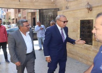 في اليوم الأول لبدء تلقي طلبات التصالح.. محافظ القليوبية يتابع بدء استقبال طلبات المواطنين