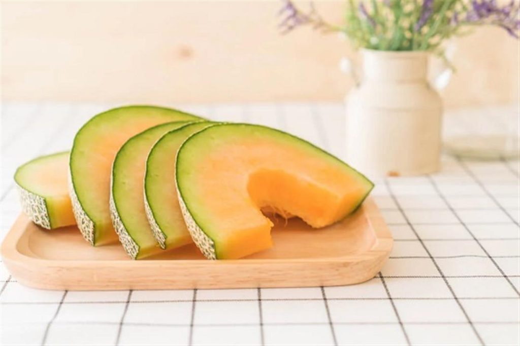 هذا ما يحدث للسكر والكبد عند تناول الشمام