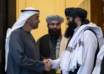 طالبان في ضيافة الإمارات.. ماذا يريد بن زايد من سراج الدين حقاني؟