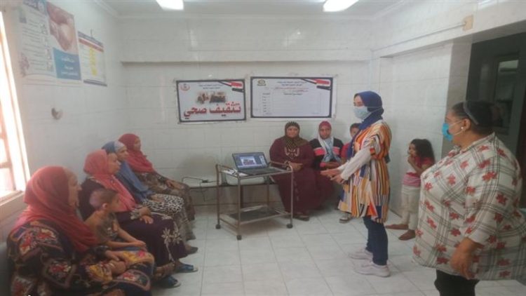 فحص 1314 مواطنًا في قافلة طبية مجانية ببني سويف