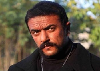 أحمد العوضي يشارك جمهوره فيديو جديد: “أخ من إخواتي بيمسي عليا”