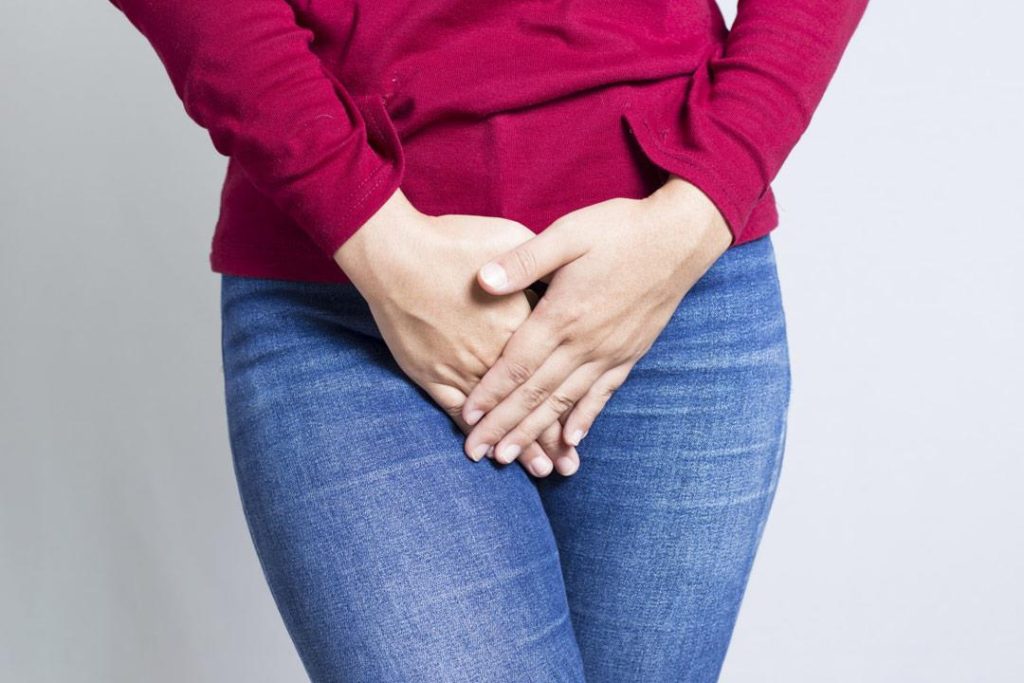 ماذا يحدث لجسمك عند حبس البول لفترة طويلة؟