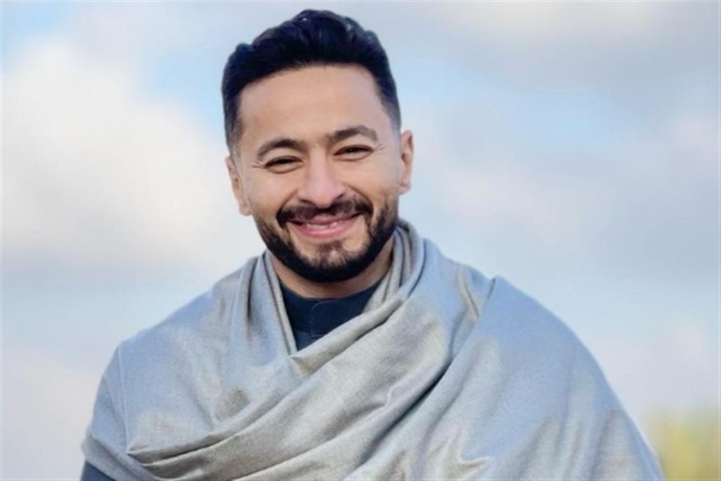 بعد ظهوره في كليب “حصل” بـ سيجار.. حمادة هلال يوجه رسالة لجمهوره