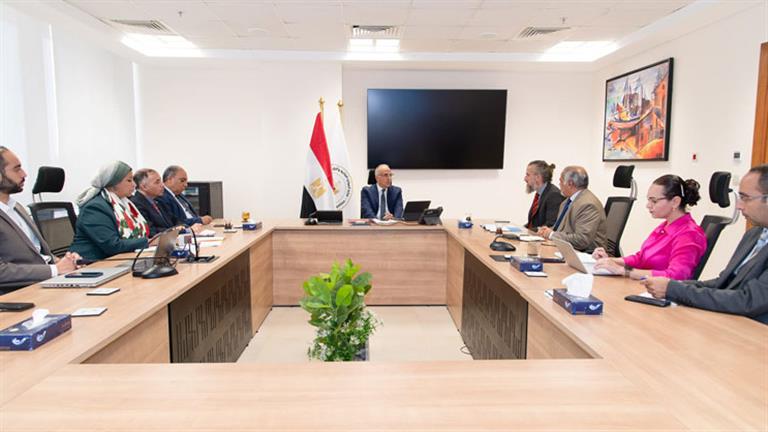 وزير الري يدعو اليونيسيف لدعم مبادرة “AWARe” ورعاية أحد محاور عملها