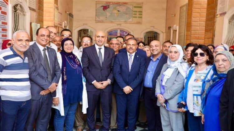 وزير التعليم ومحافظ الشرقية يتفقدان مدرستي “الشهيد هشام حسني” و”الزقازيق الثانوية بنات”