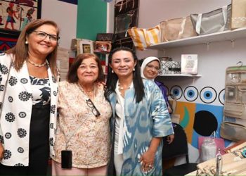 وزيرة التضامن ومستشارة رئيس الجمهورية تتفقدان معرض تنمية الأسرة المصرية