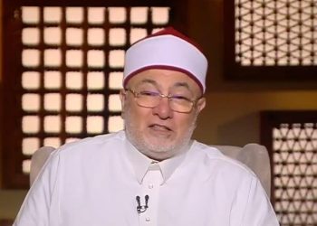 خالد الجندي: الصلاة في وقتها أهم من الجهاد وبر الوالدين