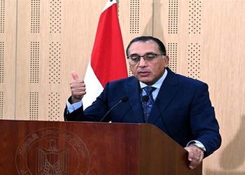 1380 استغاثة وطلبا.. رئيس الوزراء يُتابع جهود اللجنة الطبية خلال أغسطس
