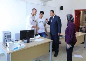 توقيع الكشف الطبي على الطلاب الجدد بجامعة المنصورة الجديدة – صور