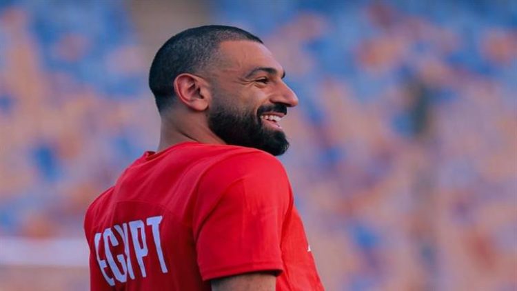 زوجة محمد إبراهيم تنشر صورة لنجلها مع محمد صلاح