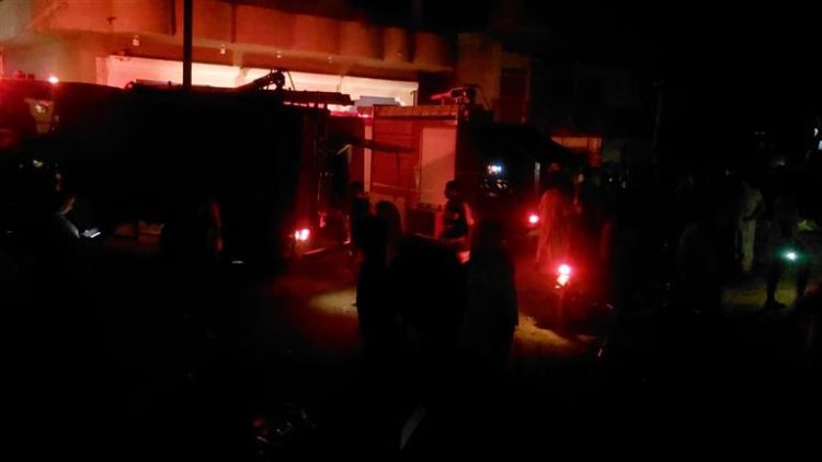 الدفع بـ5 سيارات إطفاء للسيطرة على حريق بمخازن قطع غيار في الإسكندرية