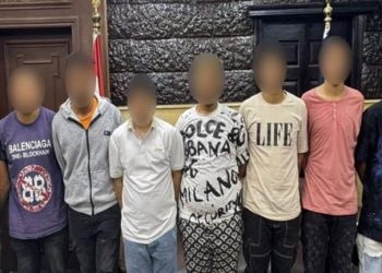“ضربوه بالقلم قدام صاحبته”.. القبض على 8 متهمين صفعوا شخصًا بالزمالك