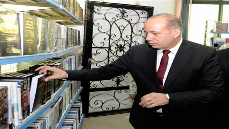 بالصور.. رئيس جامعة المنصورة يفتتح معرض الكتاب الثالث عشر