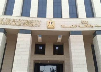 مصدر بـ “الكهرباء” يكشف حقيقة قبول استقالة رئيس “الخدمات الطبية”