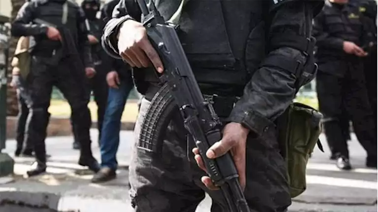 مصرع مهرب مخدرات وإصابة ضابط في اشتباك مسلح بالإسماعيلية