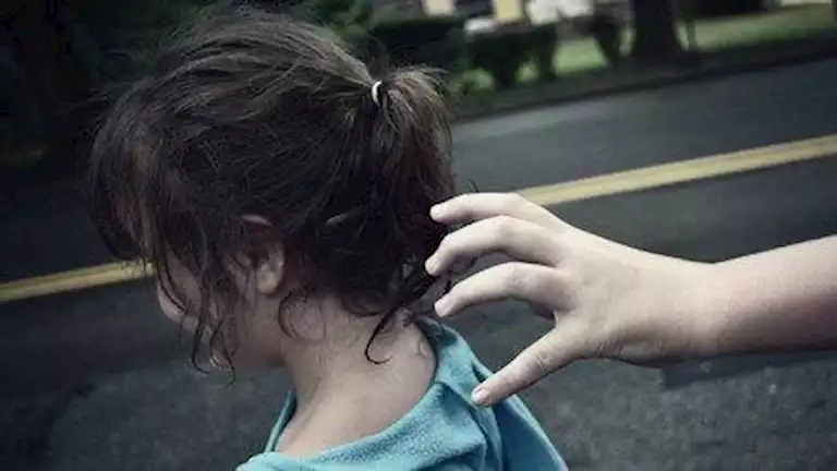 من الطرد إلى التقطيع.. كيف استدرجت “أم هاشم” الطفلة مكة؟