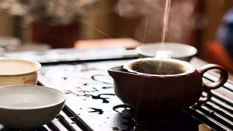 أضرار كارثية لشرب الشاي من “الكاتيل”.. هذا ما يحدث لجسمك