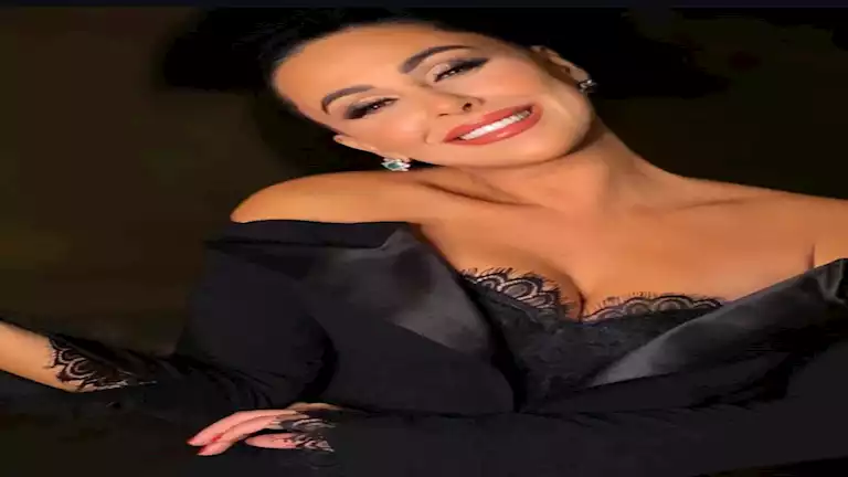 أجمل فستان لبسته.. ناقد موضة يشيد بإطلالة ميس حمدان في مهرجان ضيافة