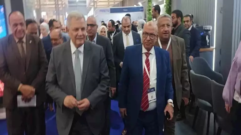 “رسلان” يتفقد جناح “مياه القاهرة” في ختام المؤتمر والمعرض الدولي لتكنولوجيا المياه