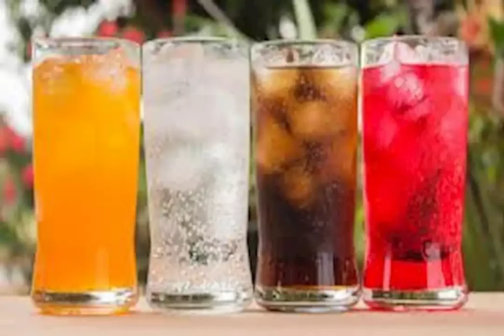 عدو خفي.. مشروب يدمر عظامك وأنت لا تدري